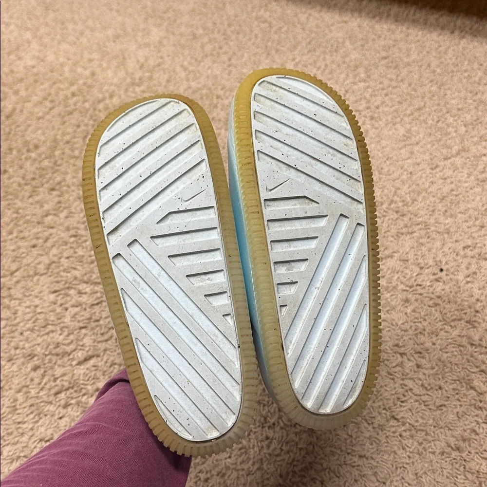 Nike Pastel Blue Slide Sandals - Picture 4 of 6